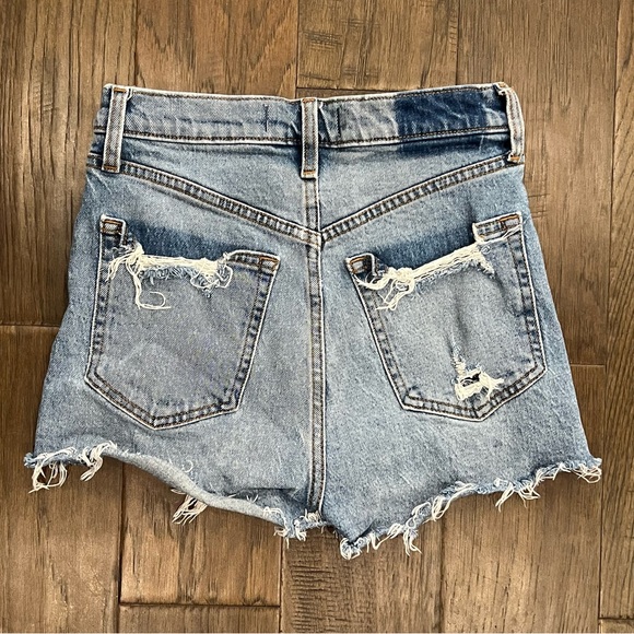 Abercrombie & Fitch High Rise Mom Jean Shorts - Picture 3 of 7